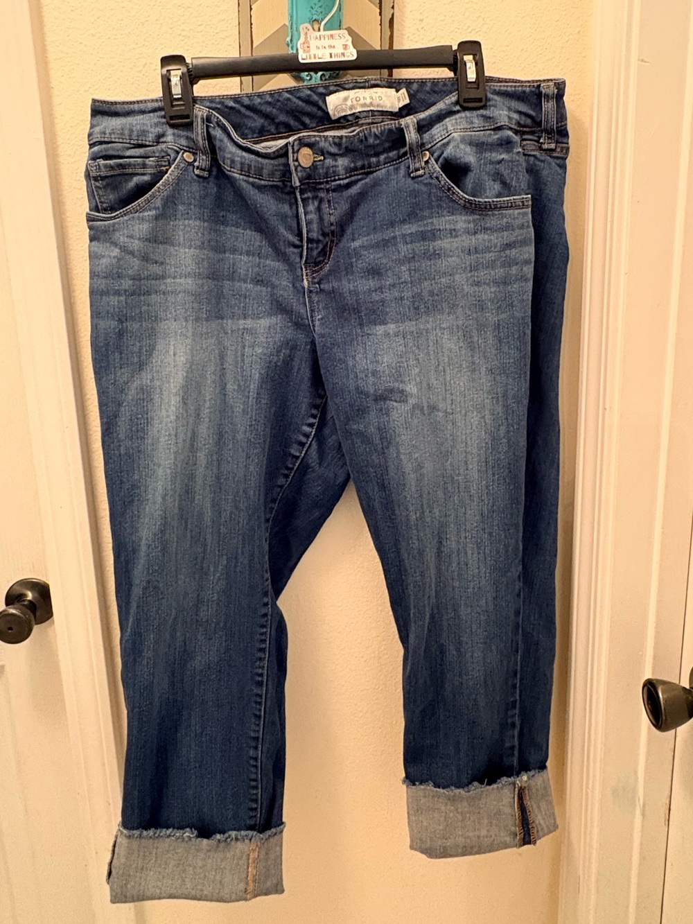 Torrid Size 18 Cropped Skinny Jeans Raw Hem Medium Wash Stretch